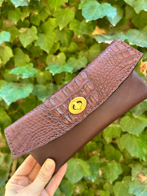 American Alligator Clutch