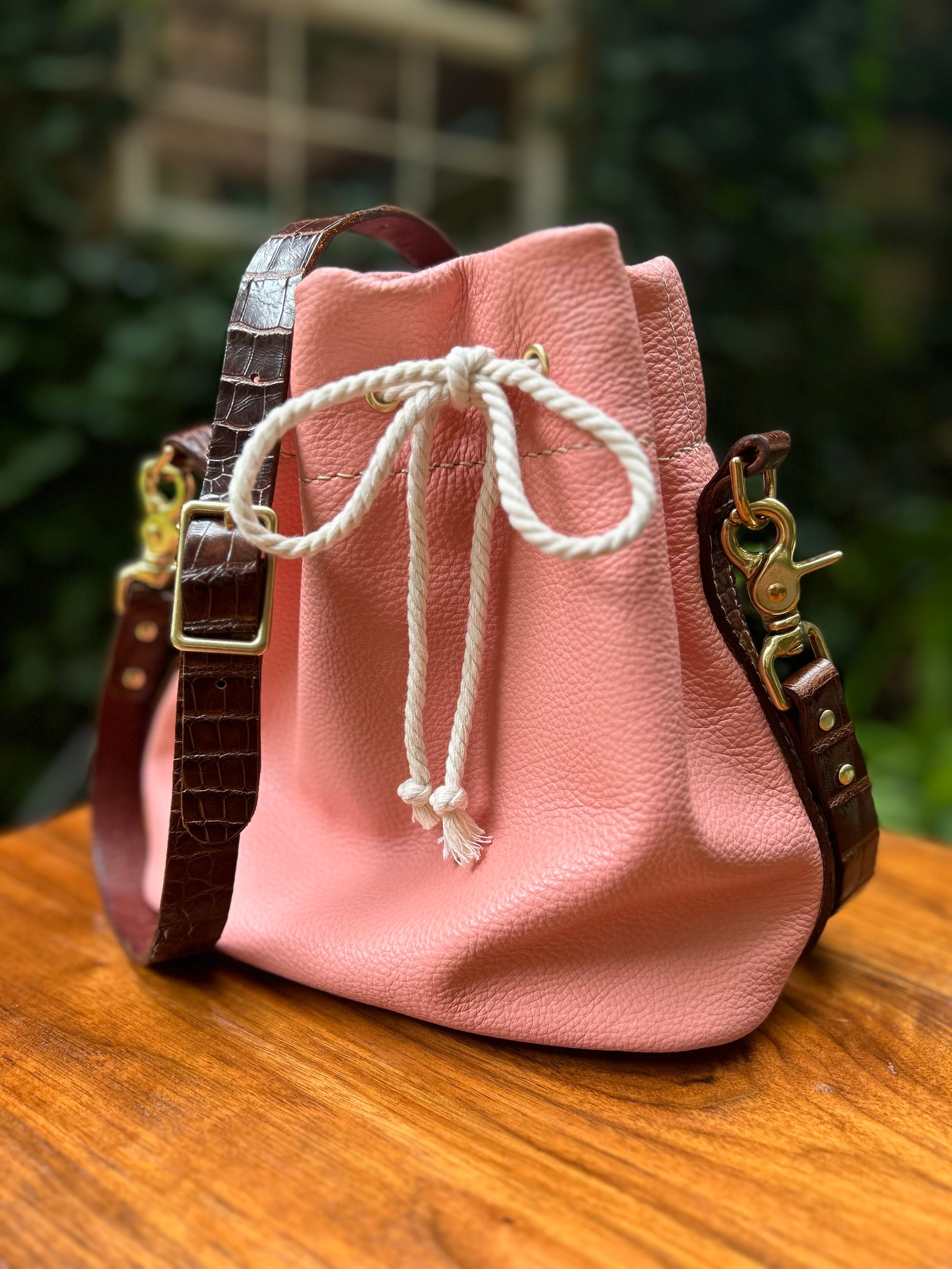Alli Chic Soft Pink bucket bag